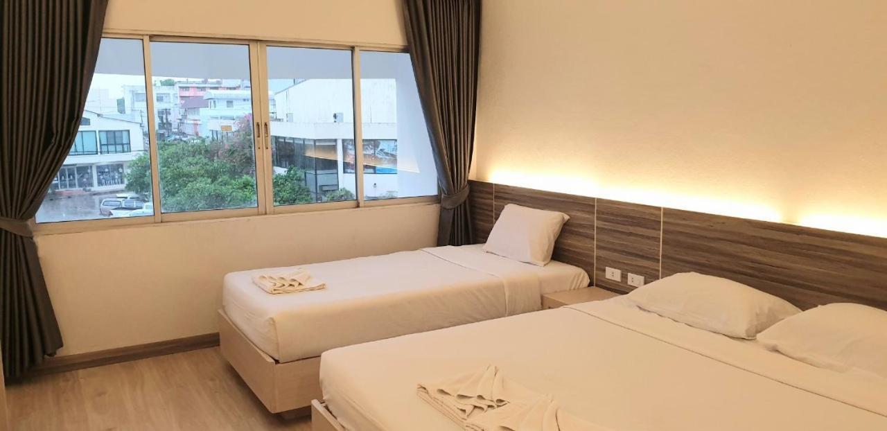Petchkasem Grand Hotel Surin Exterior photo