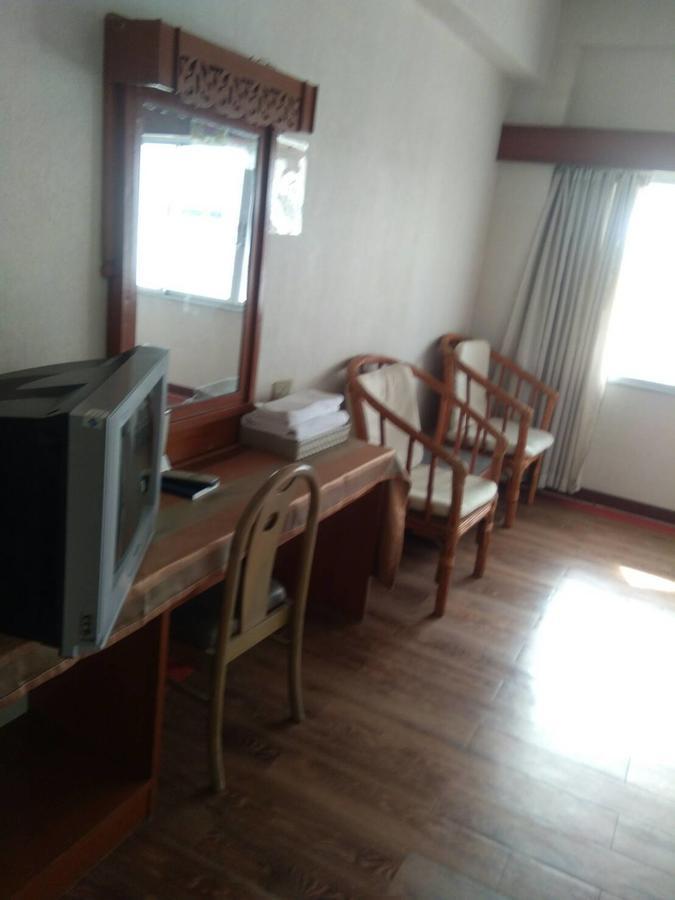 Petchkasem Grand Hotel Surin Exterior photo