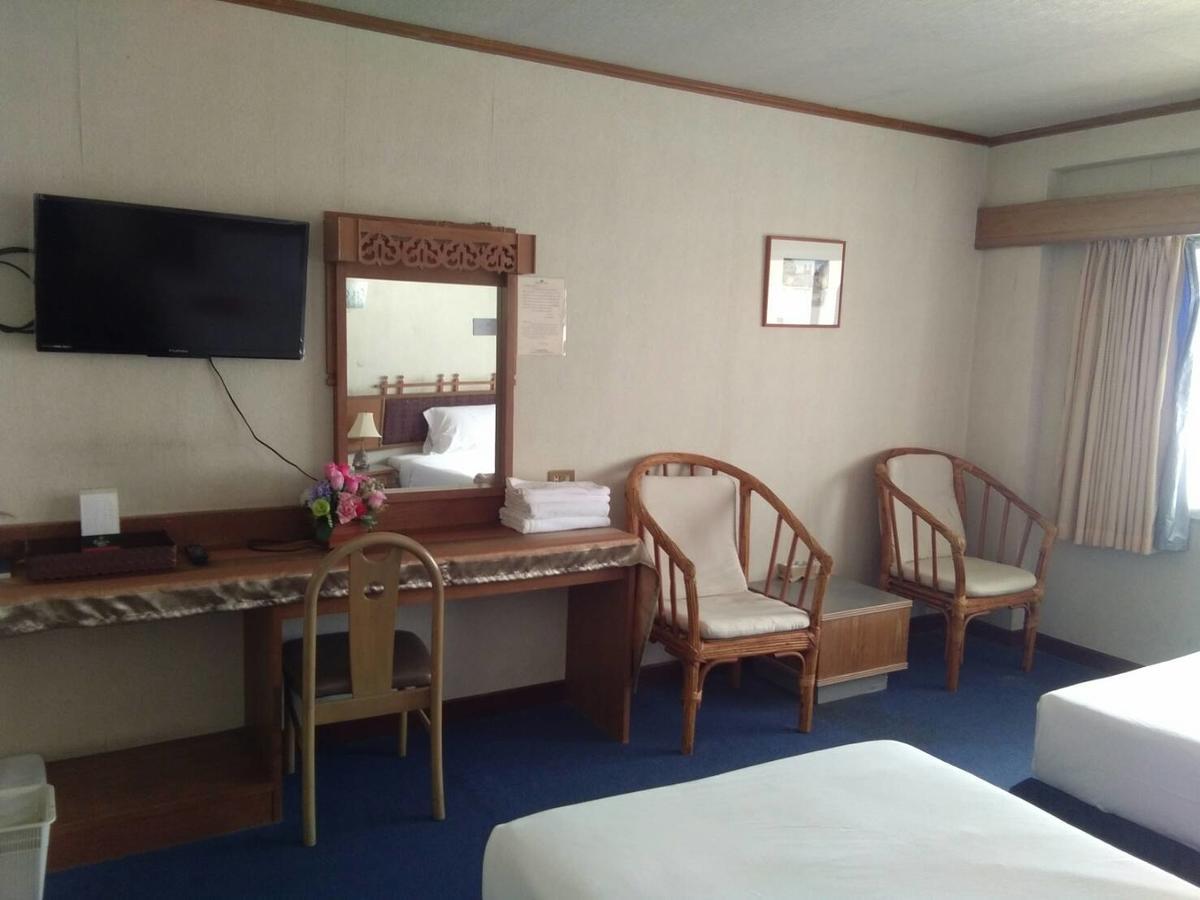 Petchkasem Grand Hotel Surin Exterior photo