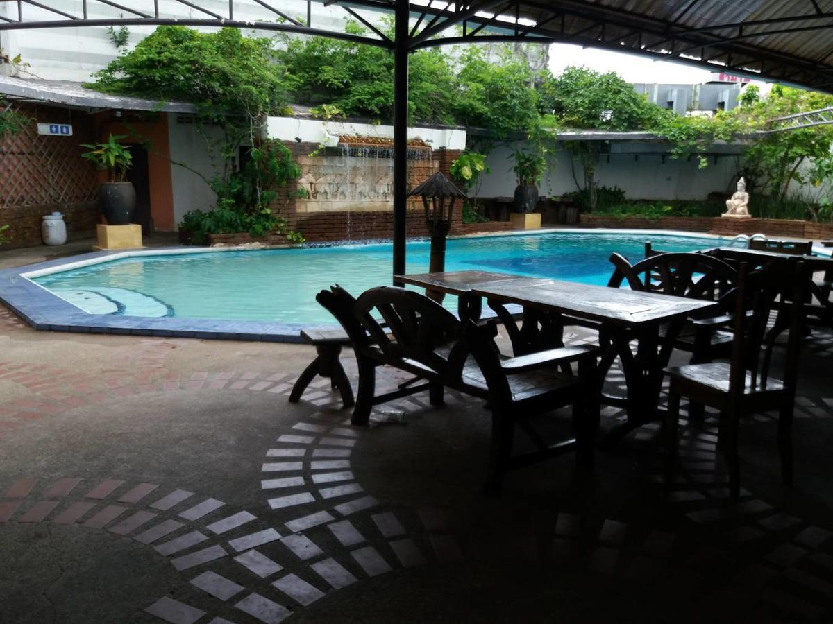 Petchkasem Grand Hotel Surin Exterior photo